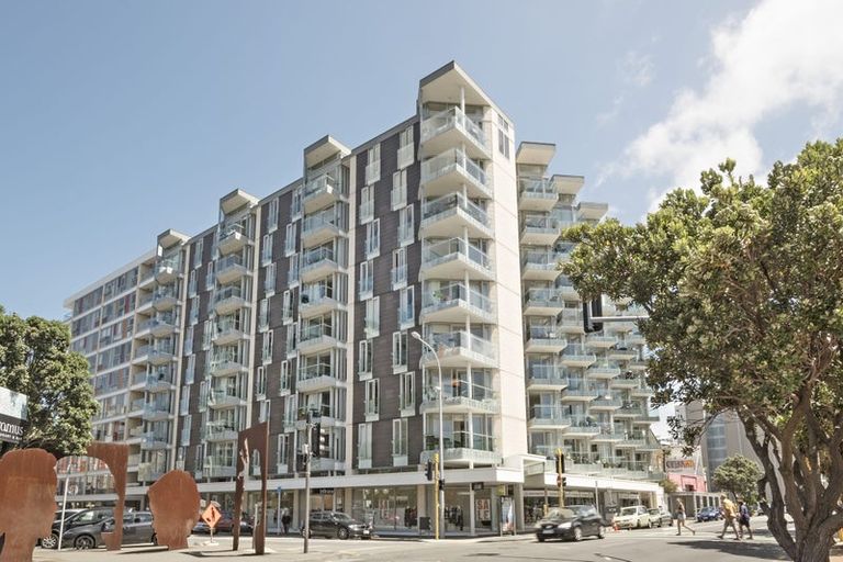 Photo of property in Piermont Apartments, 5e/82 Cable Street, Te Aro, Wellington, 6011