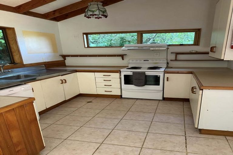 Photo of property in 20a Onehuka Road, Tirohanga, Lower Hutt, 5010