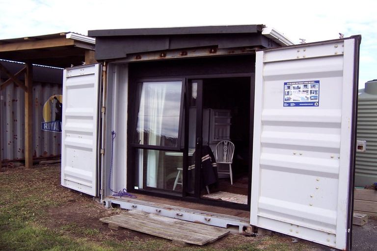 Photo of property in 35 Surrey Street, Orepuki, Riverton, 9881