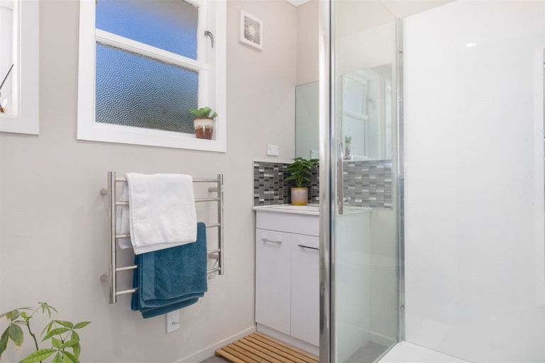 Photo of property in 111 Driver Crescent, Cannons Creek, Porirua, 5024