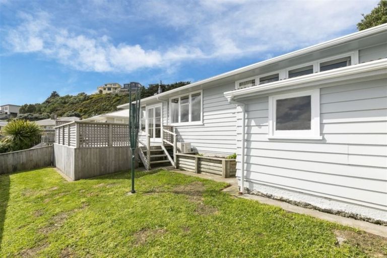 Photo of property in 18 Ahuriri Street, Strathmore Park, Wellington, 6022