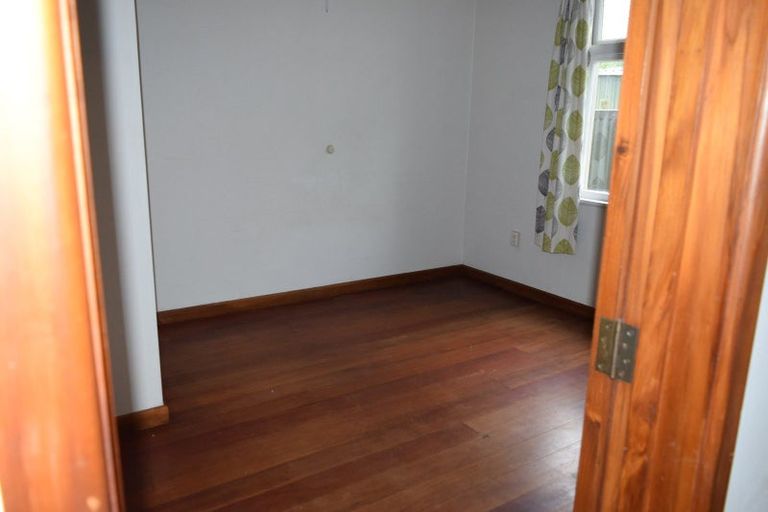 Photo of property in 33 Mill Road, Clive, 4102