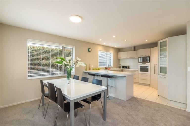 Photo of property in 6 Woodhaven Place, Parklands, Christchurch, 8083