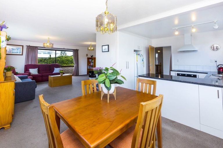 Photo of property in 27 Sunnyview Drive, Brown Owl, Upper Hutt, 5018