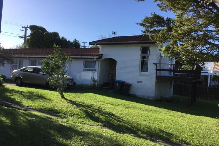 Photo of property in 2/462 Hillsborough Road, Mount Roskill, Auckland, 1041