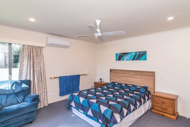 Photo of property in 94 Weggery Drive, Waikanae Beach, Waikanae, 5036