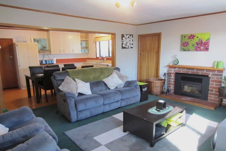 Photo of property in 52 Dunedin Street, Redwood, Christchurch, 8051