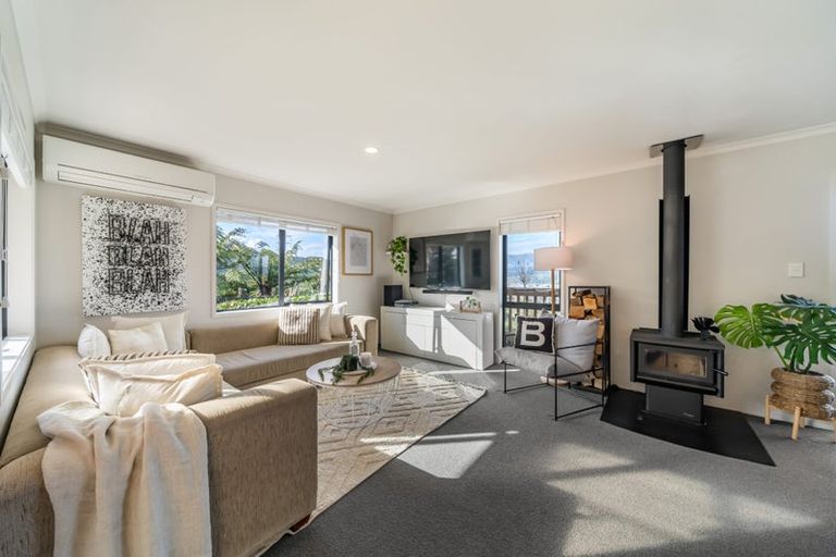 Photo of property in 23 Percy Kinsman Crescent, Riverstone Terraces, Upper Hutt, 5018