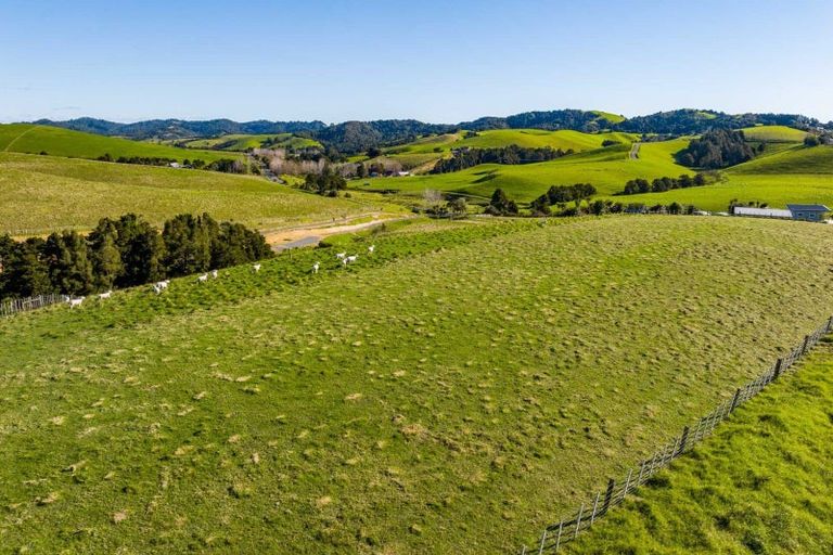 Photo of property in 1645 Matapouri Road, Matapouri, Whangarei, 0173