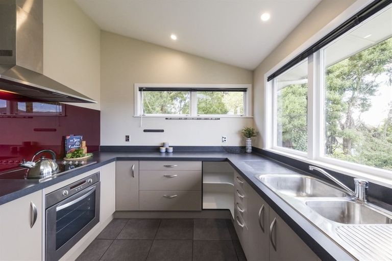 Photo of property in 4 Waicola Drive, Fitzherbert, Palmerston North, 4471