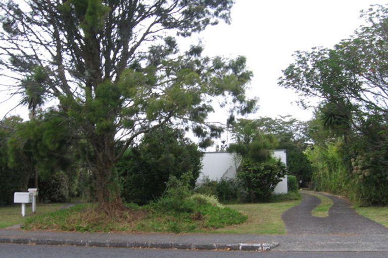 Photo of property in 1/12 Evelyn Place, Hillcrest, Auckland, 0627