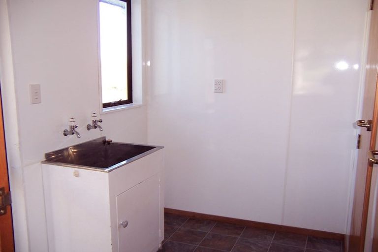 Photo of property in 66 Clifden Highway, Tuatapere, 9691