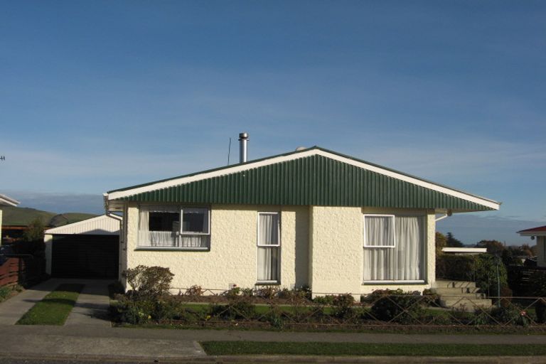 Photo of property in 76 Walker Crescent, East Gore, Gore, 9710