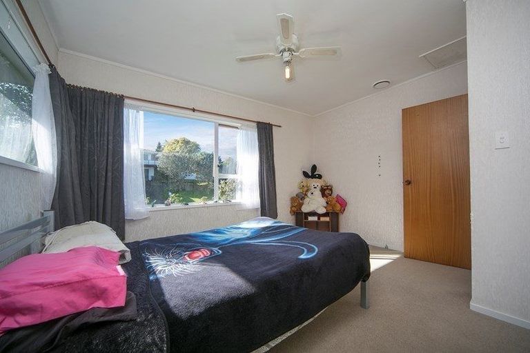 Photo of property in 6 Sunnylaw Place, Glen Eden, Auckland, 0602