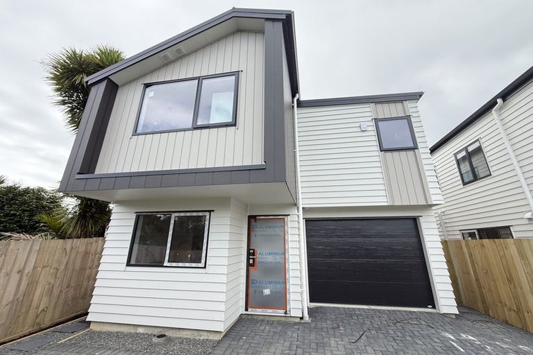 Photo of property in 40 Normanton Street, Glenfield, Auckland, 0629