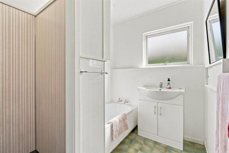 Photo of property in 12 Selwyn Avenue, Avenues, Whangarei, 0110