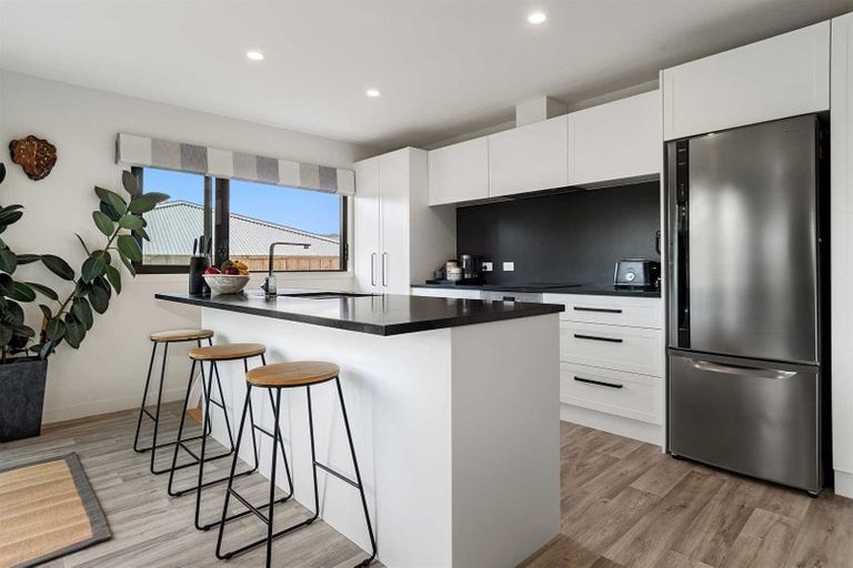 Photo of property in 36 Puhirake Crescent, Pyes Pa, Tauranga, 3112