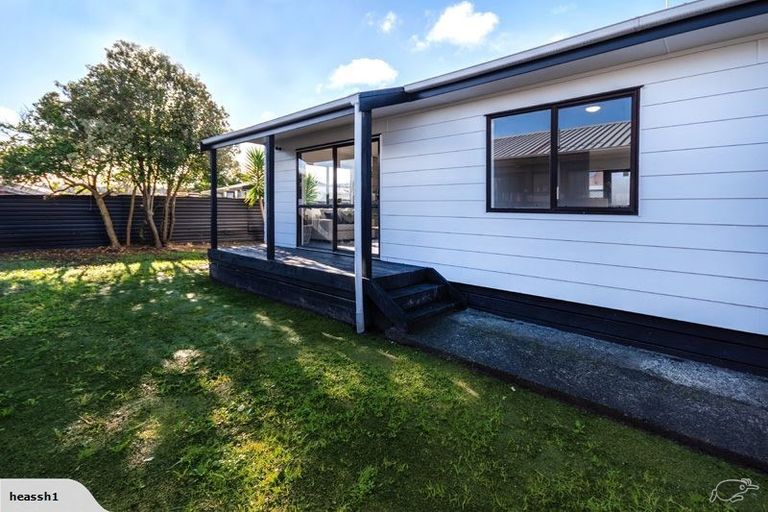 Photo of property in 2/83 Redcrest Avenue, Red Hill, Papakura, 2110
