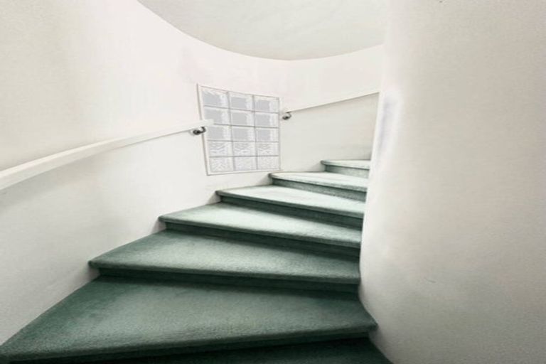 Photo of property in 2/38 Gulf View Road, Murrays Bay, Auckland, 0630