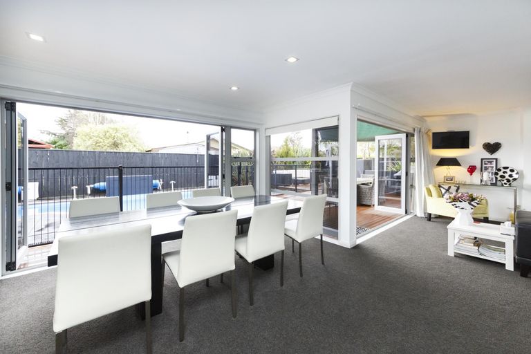 Photo of property in 6 Rodeo Drive, Kelvin Grove, Palmerston North, 4414