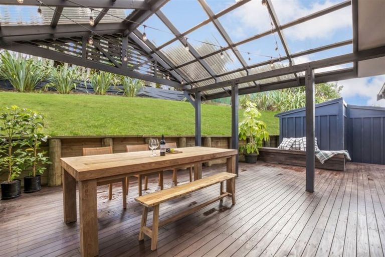 Photo of property in 14 Gavinike Place, Waimauku, 0812