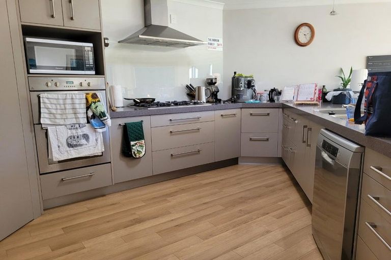 Photo of property in 99 Kuratawhiti Street, Greytown, 5794