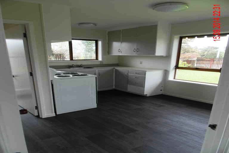 Photo of property in 1/65 Edmonton Road, Henderson, Auckland, 0612