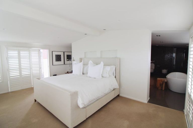 Photo of property in 1/2 Holiday Road, Milford, Auckland, 0620