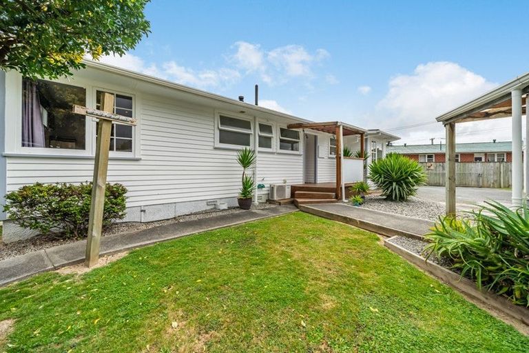 Photo of property in 27a Ebdentown Street, Ebdentown, Upper Hutt, 5018