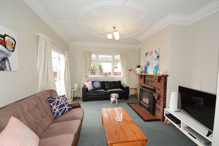 Photo of property in 172 Macandrew Road, South Dunedin, Dunedin, 9012