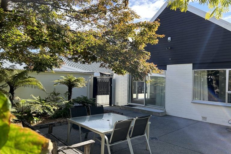 Photo of property in 2/12 Keoghs Lane, St Albans, Christchurch, 8014