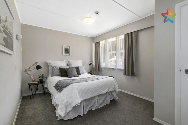 Photo of property in 6 Holborn Drive, Stokes Valley, Lower Hutt, 5019