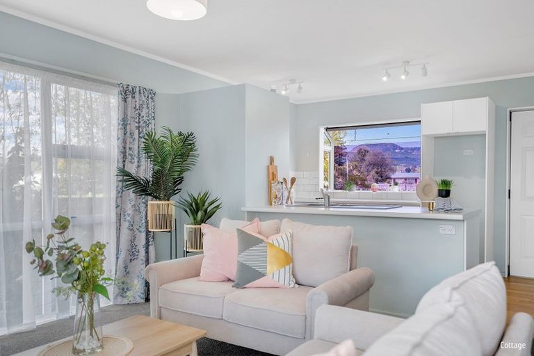 Photo of property in 9 Willow Avenue, Hannahs Bay, Rotorua, 3010