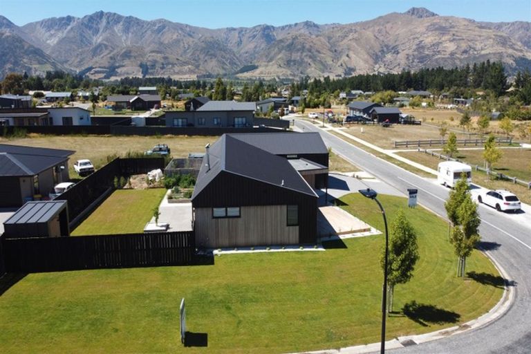 Photo of property in 5 Brewster Crescent, Lake Hawea, Wanaka, 9382