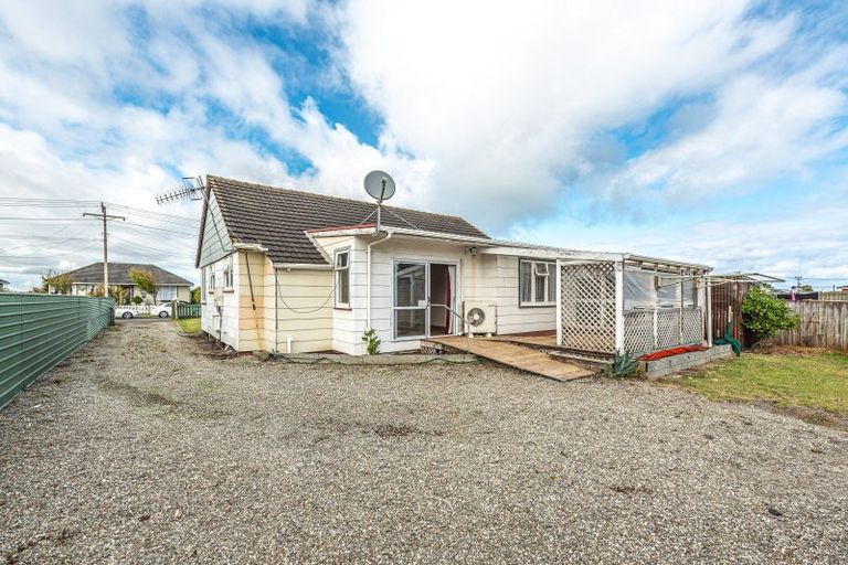 Photo of property in 27 Matipo Street, Castlecliff, Whanganui, 4501
