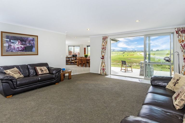 Photo of property in 28 Helenslee Road, Pokeno, 2402
