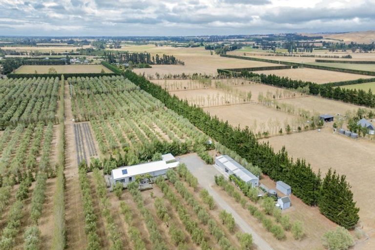 Photo of property in 179 Racecourse Road, Amberley, 7482