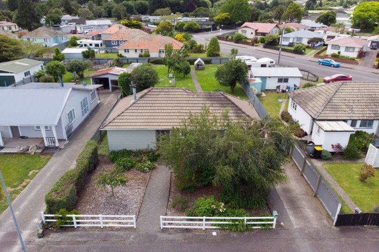 Photo of property in 43 Tennyson Street, Dannevirke, 4930
