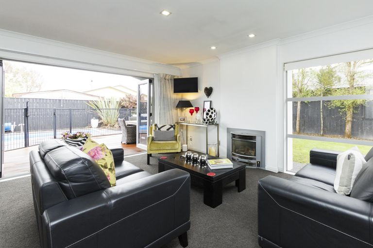 Photo of property in 6 Rodeo Drive, Kelvin Grove, Palmerston North, 4414