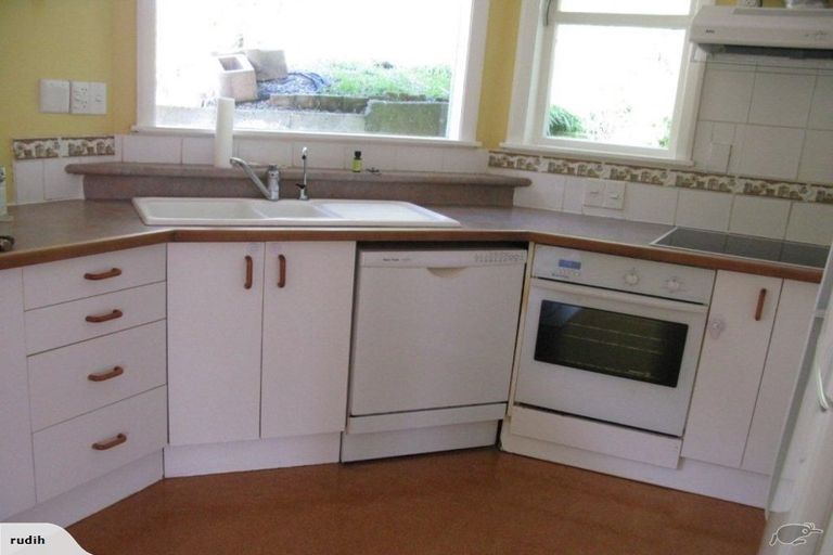 Photo of property in 15 Mana View Road, Paremata, Porirua, 5026