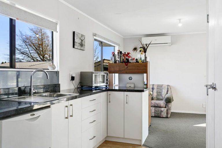 Photo of property in 27 Arthur Crescent, Hilltop, Taupo, 3330