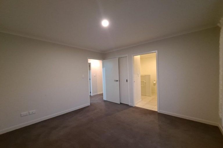 Photo of property in 33 Clemow Road, Fitzroy, New Plymouth, 4312