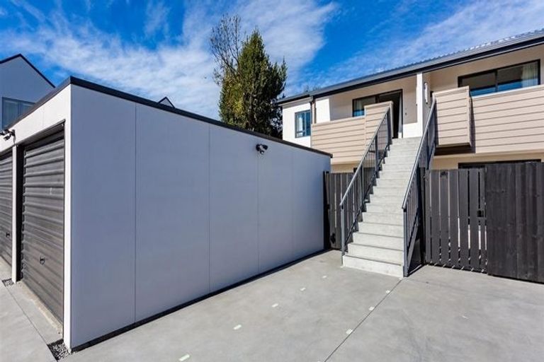 Photo of property in 80c Shakespeare Road, Waltham, Christchurch, 8023