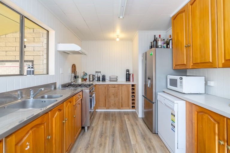 Photo of property in 57 Cologne Street, Martinborough, 5711