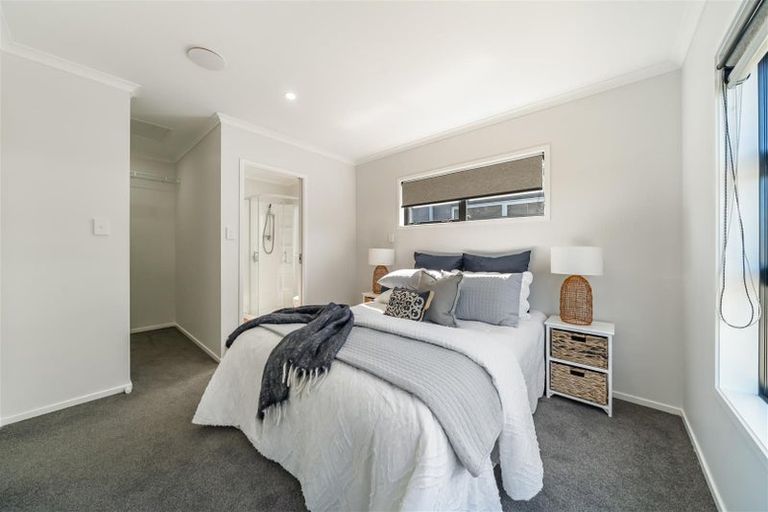 Photo of property in 34 Te Kaeaea Crescent, Wallaceville, Upper Hutt, 5018