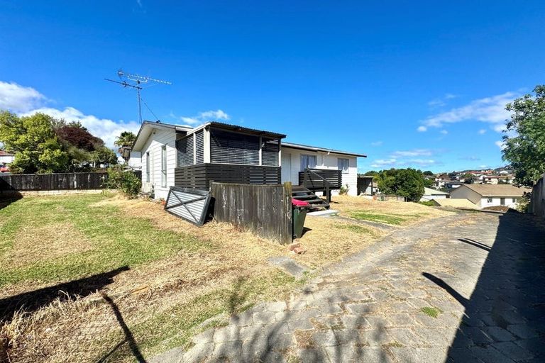 Photo of property in 23 Everglade Drive, Goodwood Heights, Auckland, 2105