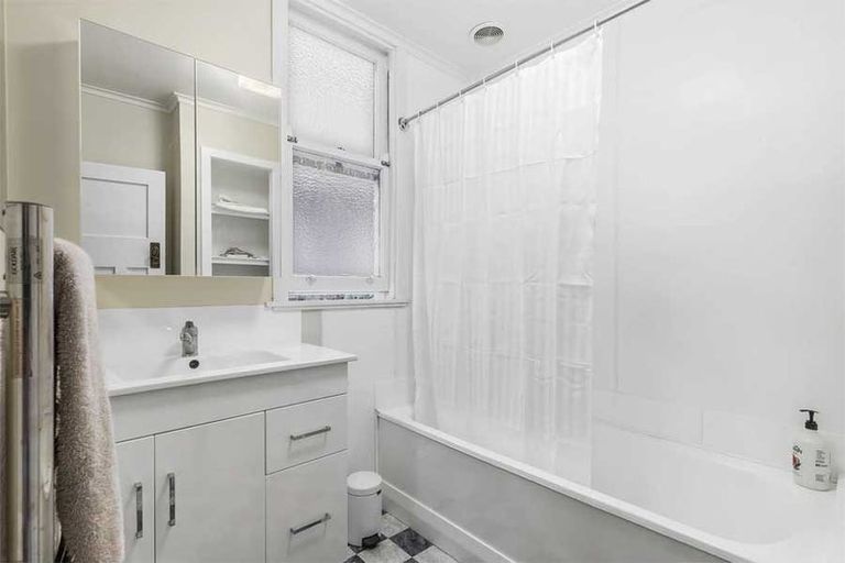 Photo of property in 105 Hamilton Road, Hataitai, Wellington, 6021