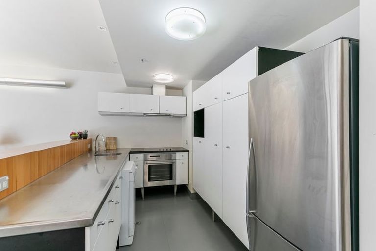 Photo of property in St Pauls Apartments, 3/43 Mulgrave Street, Thorndon, Wellington, 6011