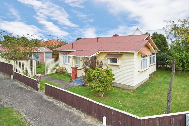 Photo of property in 46 Dahlia Street, Palmerston North, 4410