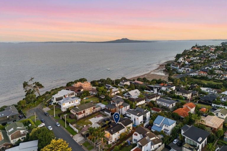 Photo of property in 31 Beechwood Road, Rothesay Bay, Auckland, 0630